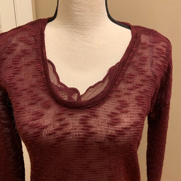 Jessica Simpson Sweater in Burgundy, long sleeves - Picture 3 of 9